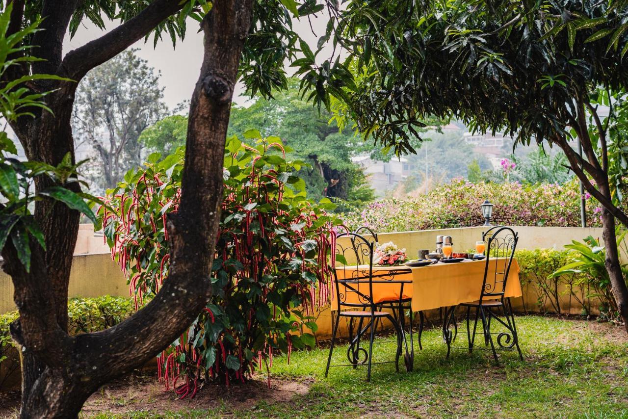 Aparthotel Jardin Tropical Bujumbura Bagian luar foto