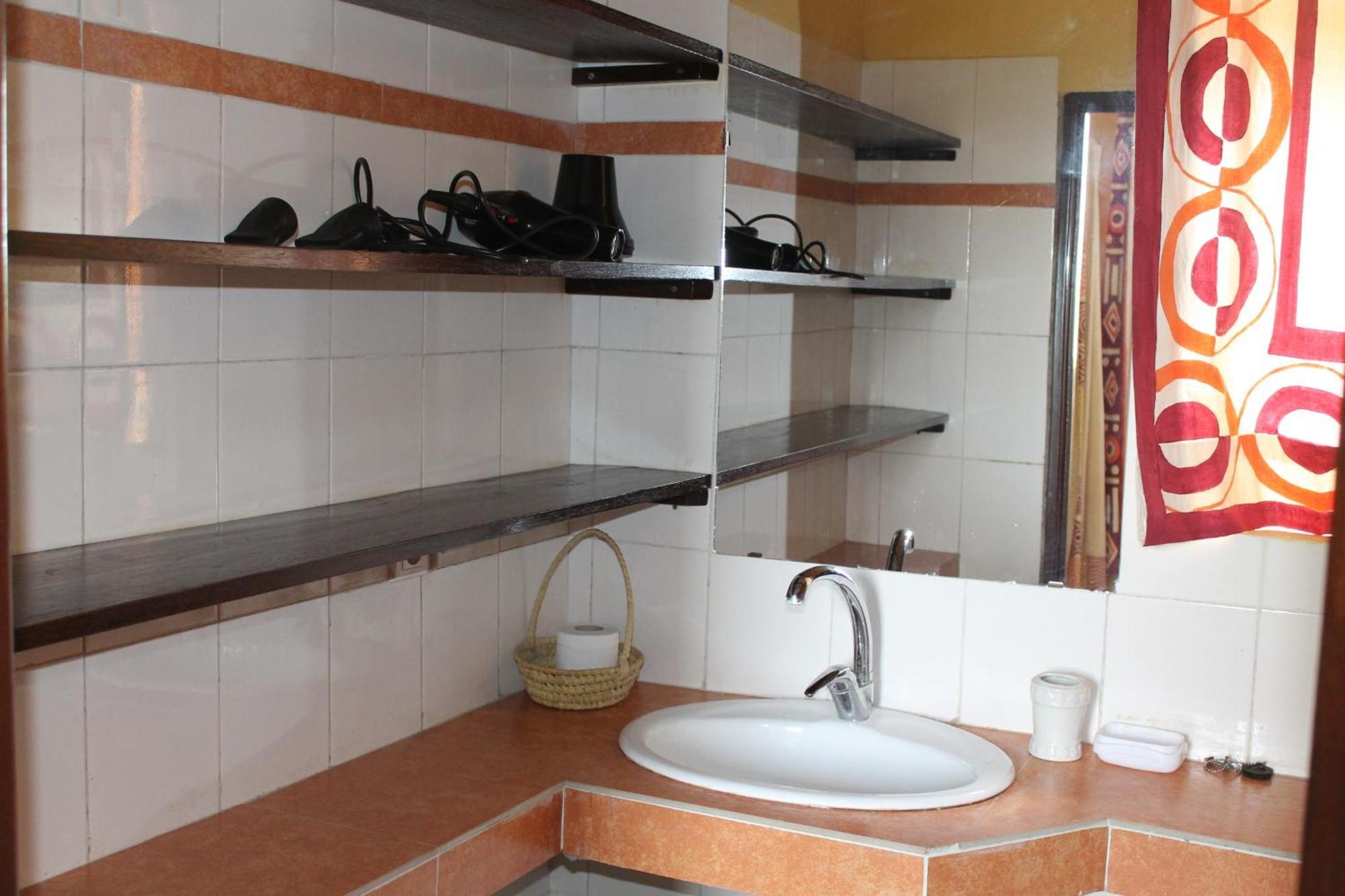 Aparthotel Jardin Tropical Bujumbura Bagian luar foto