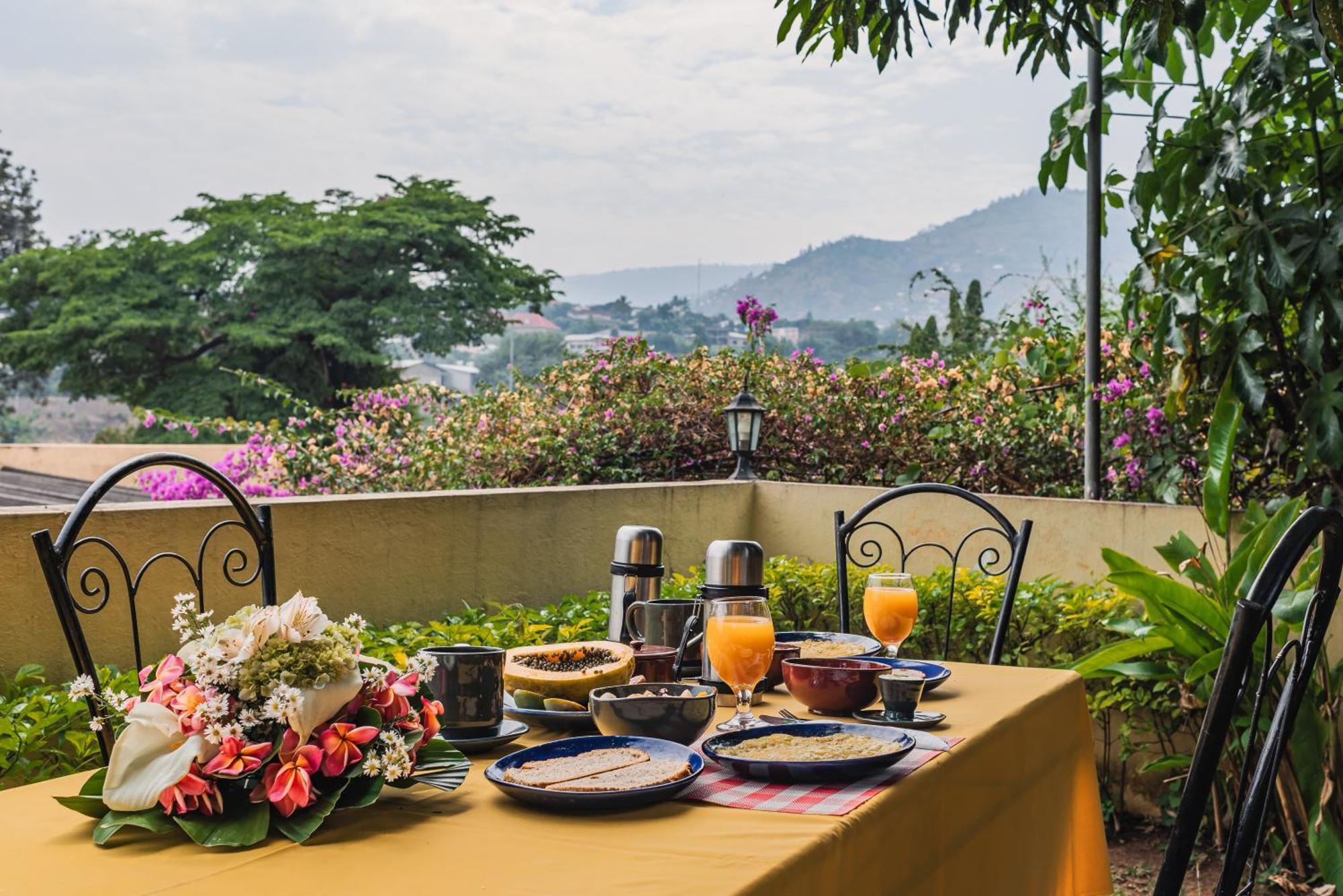 Aparthotel Jardin Tropical Bujumbura Bagian luar foto
