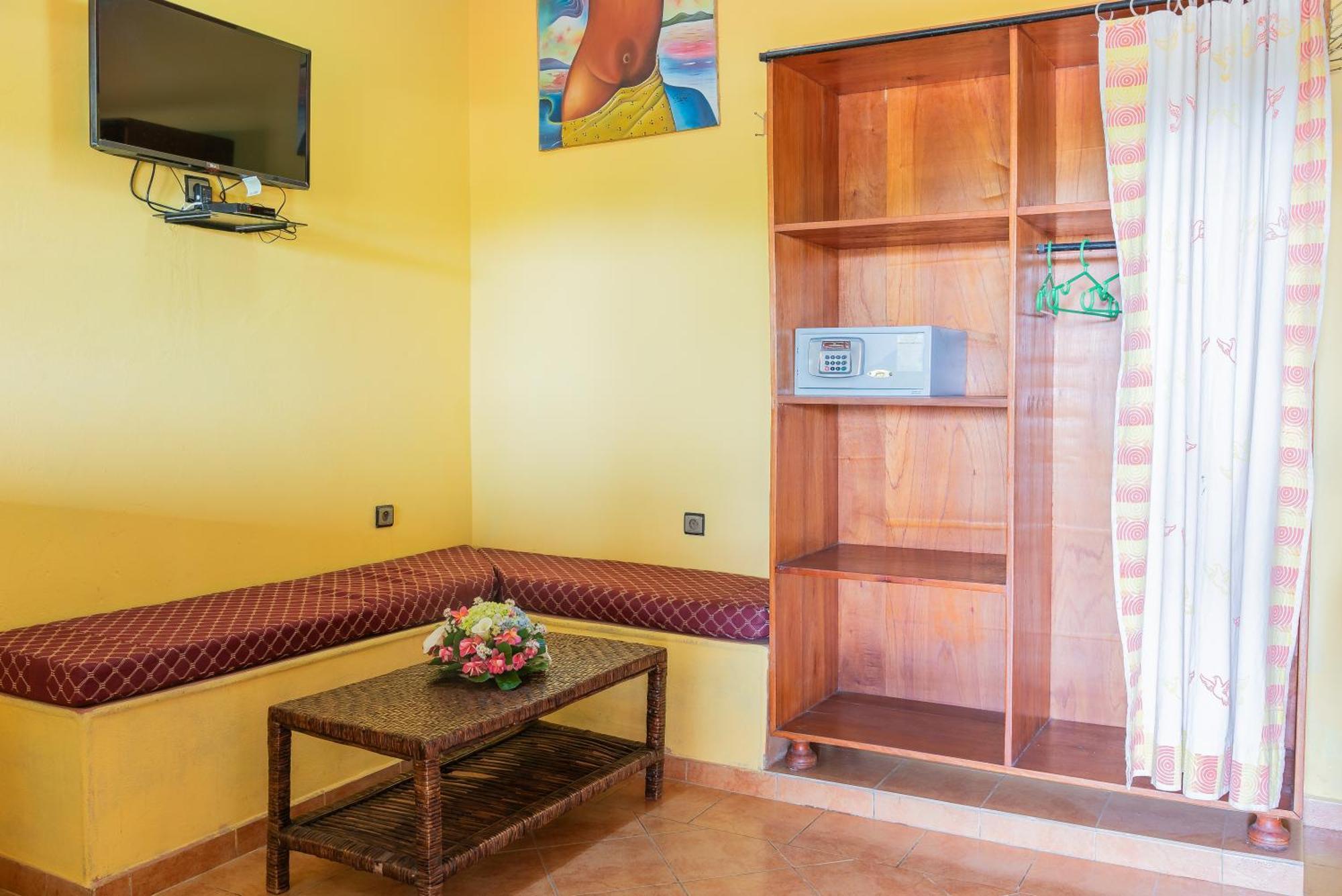 Aparthotel Jardin Tropical Bujumbura Bagian luar foto
