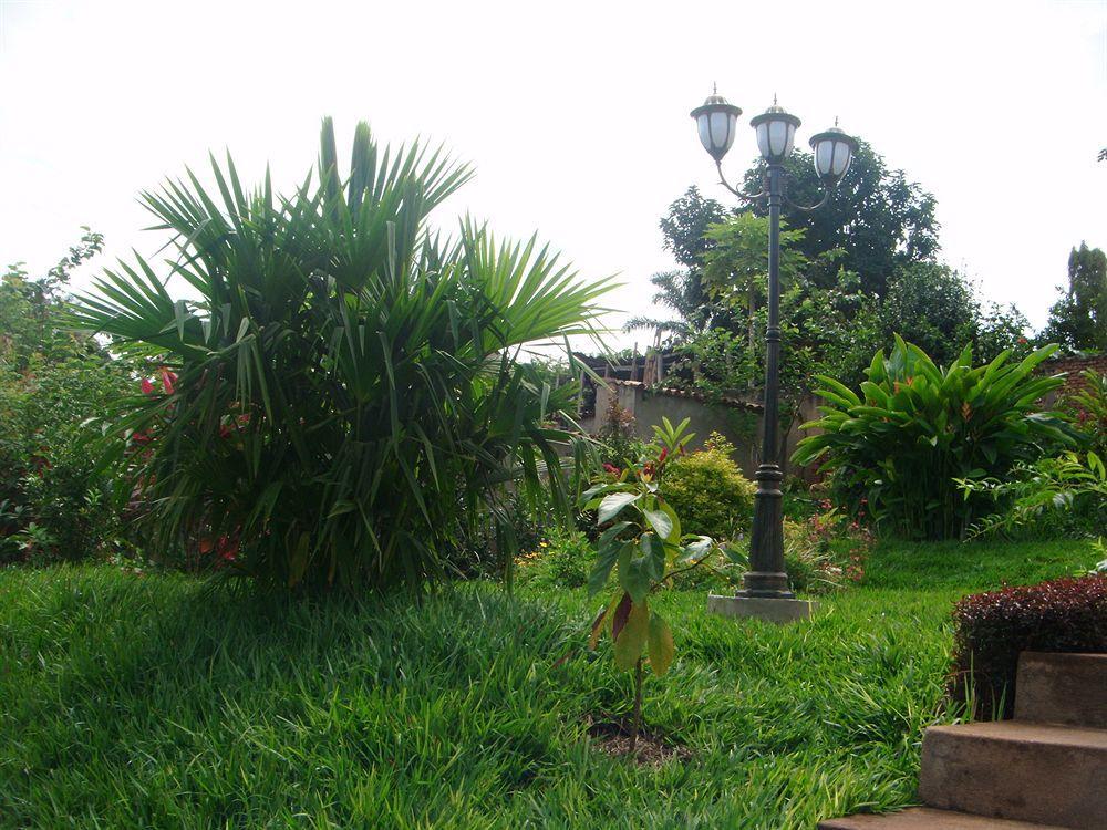 Aparthotel Jardin Tropical Bujumbura Bagian luar foto